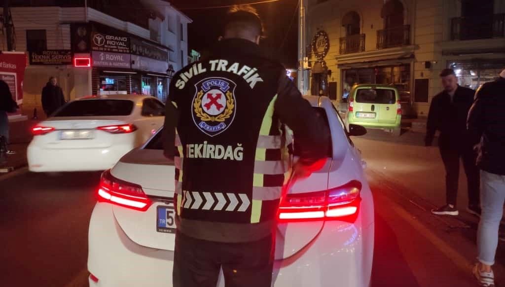 alkollu surucu sivil polisi vale saninca yakalandi OqADhOAN.jpg