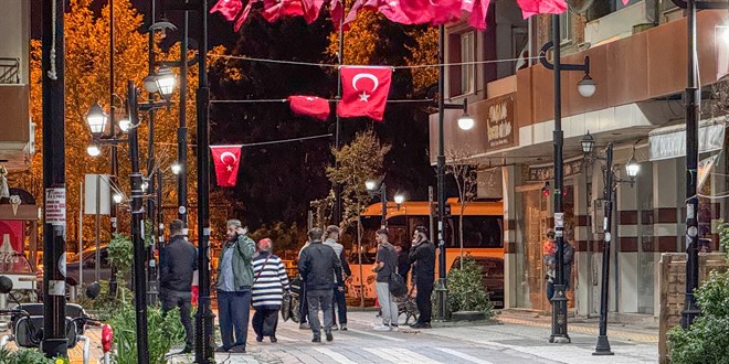 izmir valisi elban ve manisa valiliginden balikesirdeki depreme iliskin aciklama FlSbOLD1.jpg