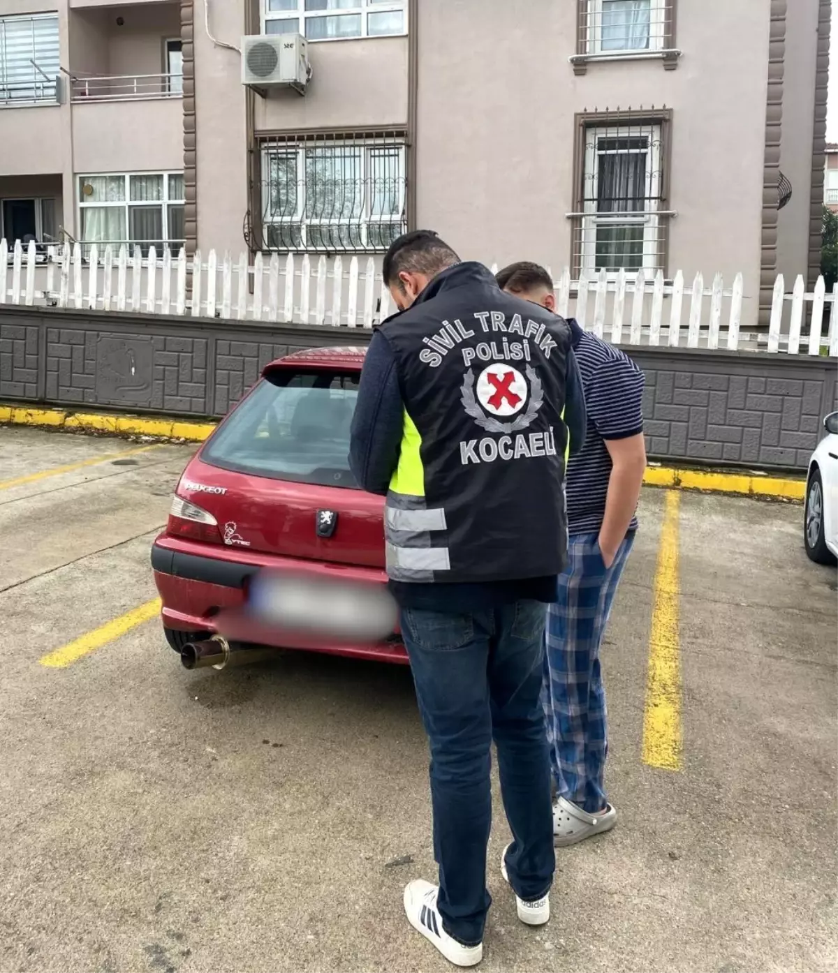 kocaelide dugun konvoyunda gurultu yapan surucuye 10 bin tl ceza nFIDm3bQ.jpg