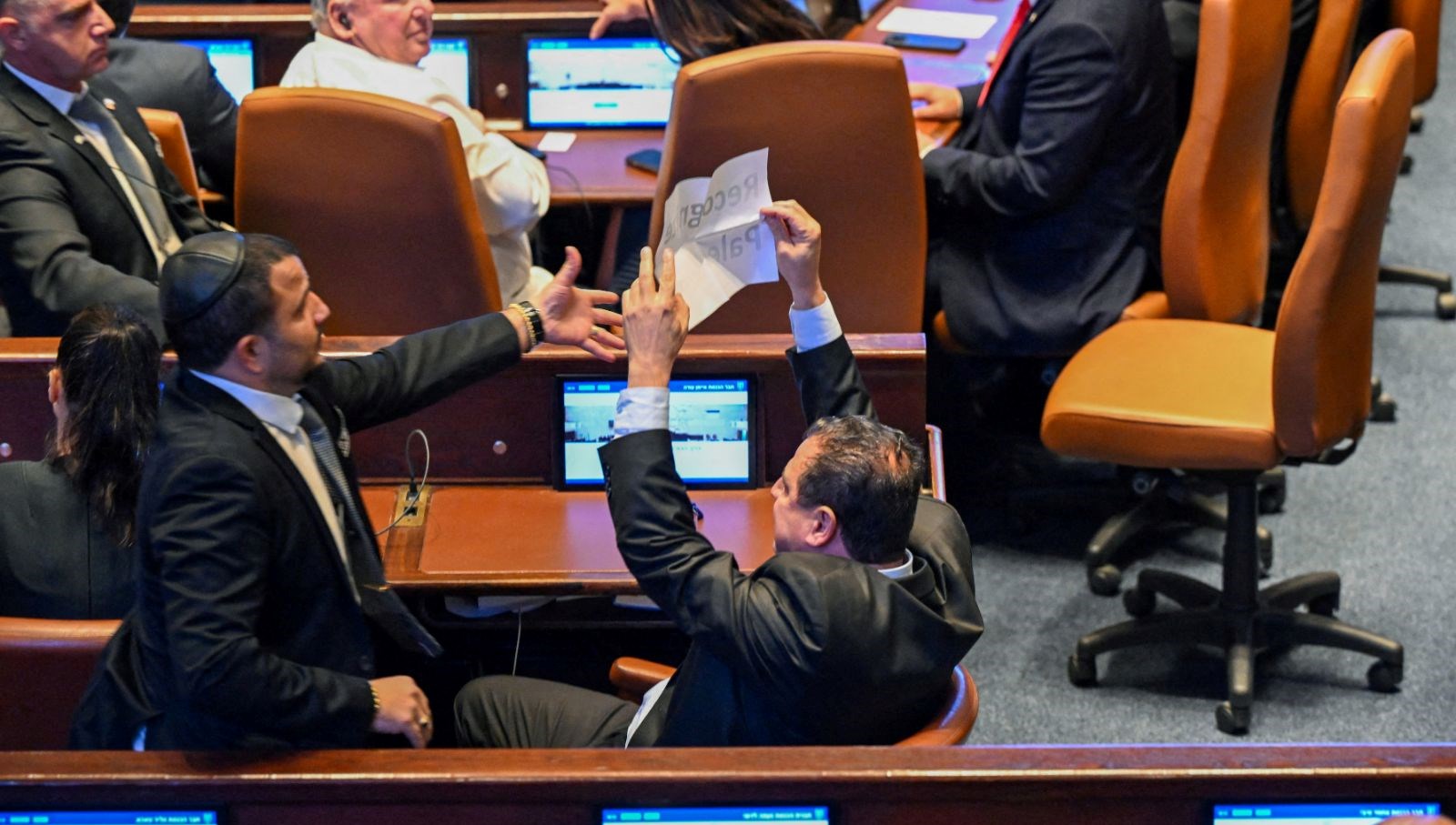 trump konusuyordu israil meclisinde filistini taniyin pankarti acildi 2fLWGL6D.jpg