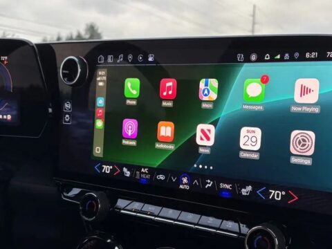 iOS 26.4 CarPlay’e ChatGPT ve Gemini desteği getiriyor