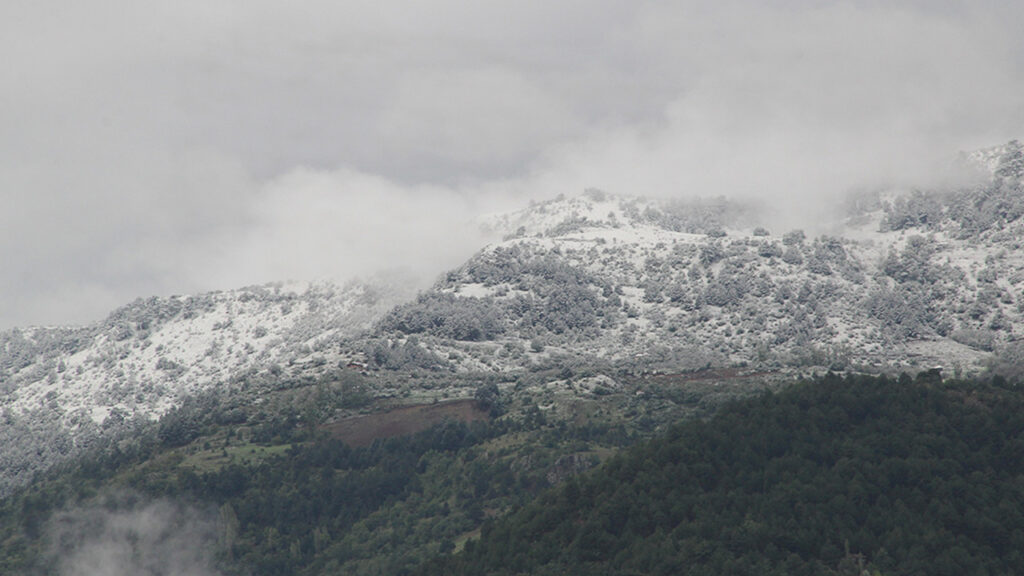 corumun-yuksek-kesimlerine-kar-yagdi-P5pdJN6R