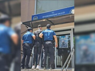 Afyonkarahisar’da Kavga Sırasında Bıçakla Tehdit Eden Genç Yakalandı