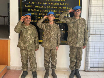 Ayvalık’taki Özel Öğrencilerden Temsili Askerlik Gösterisi: Gurur Dolu Anlar