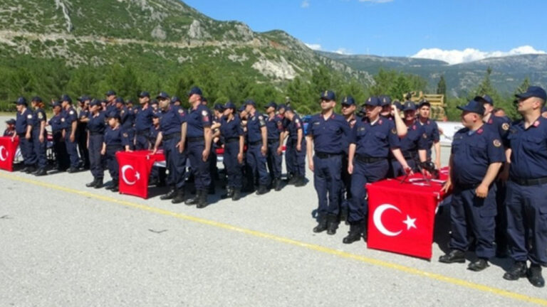 jandarmada-duygu-dolu-gun-29-engelli-birey-uniforma-giyip-yemin-etti-Dwn8lrPm