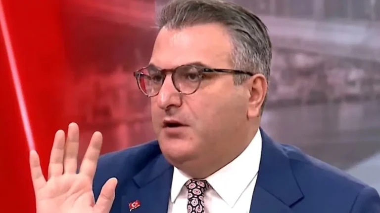 liberalim-diyen-cem-kucuk-istedigi-calisma-duzenini-anlatti-cag-degisti-sendika-mi-kaldi-daha-sbKq5eH7-1